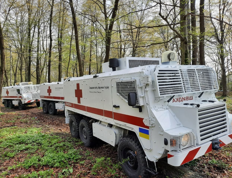 Медичний та броньований евакуаційний транспорт