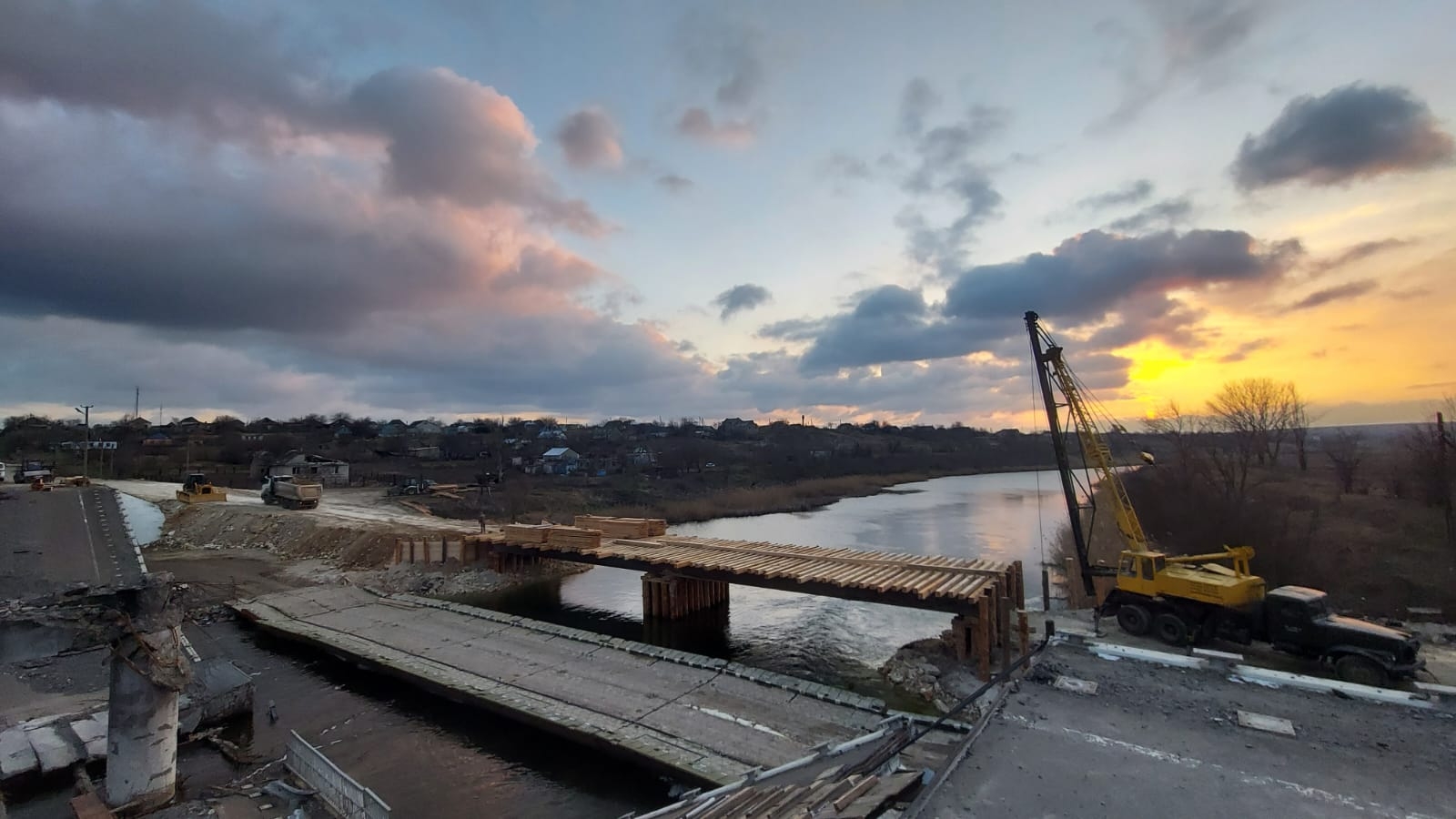 Bridge over the Inhulets river, Kherson oblast