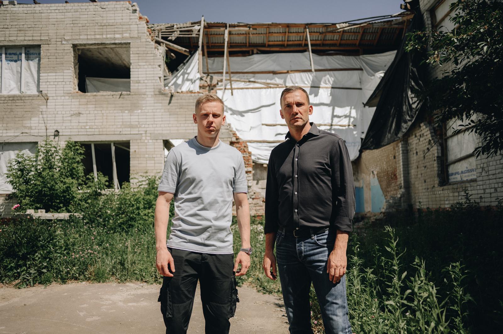 World football stars and UNITED24 ambassadors, Andriy Shevchenko and Oleksandr Zinchenko, visited Mykhailo-Kotsyubinsky Lyceum in Chernihiv Oblast