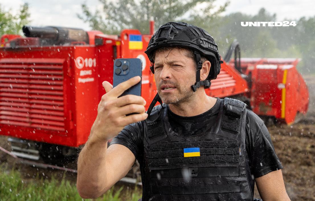 Міша Коллінз записав звернення до Міжнародного дня просвіти з питань мінної небезпеки